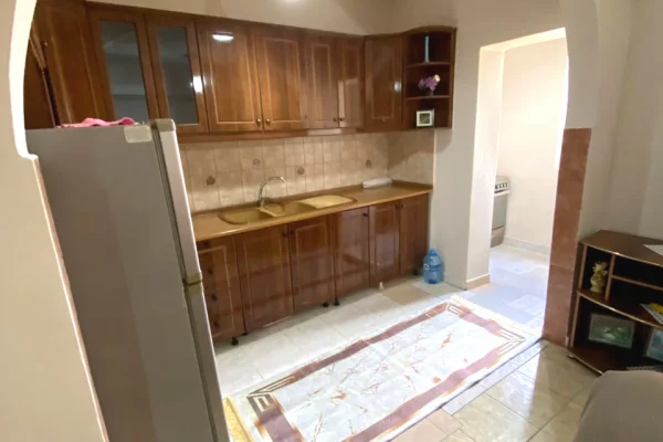 Shtepi me qera Apartament ne Tirane, 2+1, Mobilimi E mobiluar, Pagesa 680  Euro.