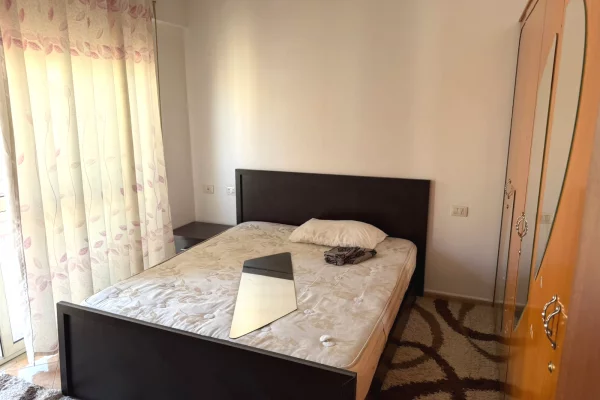 Shtepi me qera Apartament ne Tirane, 1+1, Mobilimi E mobiluar, Pagesa 45,000  Leke.