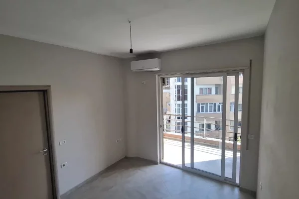 Shtepi me qera Apartament ne Tirane, 2+1, Mobilimi E mobiluar, Pagesa 45,000  Leke.