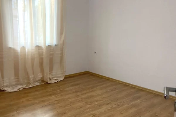Jepet ambient biznesi me qira ne Qender , prane Ufo 