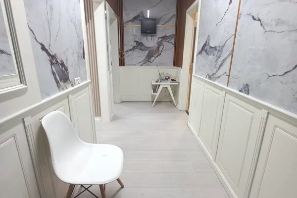 Jepet me qira klinike dentare – Komuna e Parisit