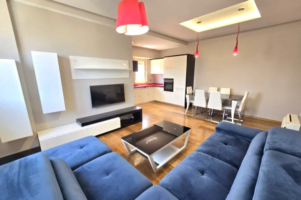 Shtepi ne shitje Apartament ne Tirane, 2+1, Mobilimi E mobiluar, Pagesa 250,000  Euro.