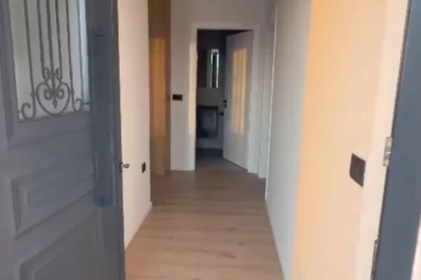 Shtepi me qera Vila Luksoze ne Tirane, 3+1, Mobilimi E mobiluar, Pagesa 4,000  Euro.