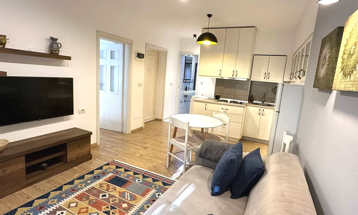 Shtepi me qera Apartament ne Tirane, 1+1, Mobilimi E mobiluar, Pagesa 60,000  Leke.