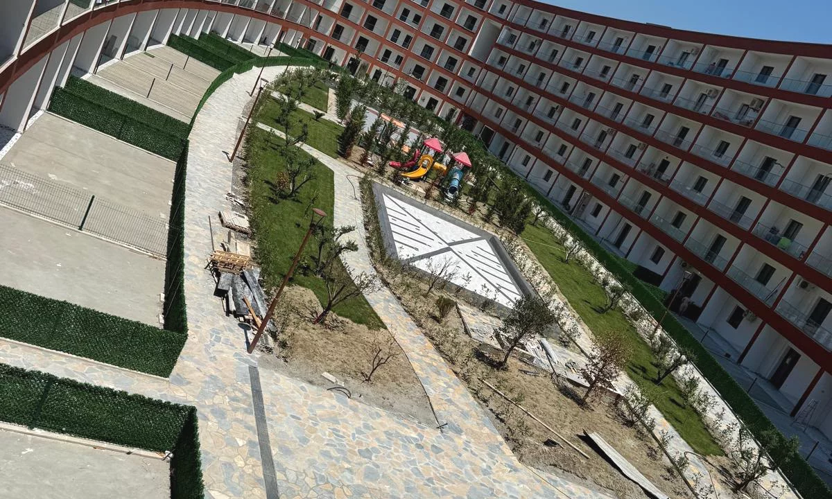 Shtepi ne shitje Apartament ne Durres, 1+1, Mobilimi Bosh, pa mobiluar, Pagesa 73,700  Euro.