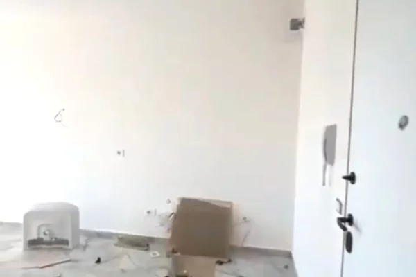 Shtepi ne shitje Apartament ne Durres, 1+1, Mobilimi Bosh, pa mobiluar, Pagesa 75,900  Euro.