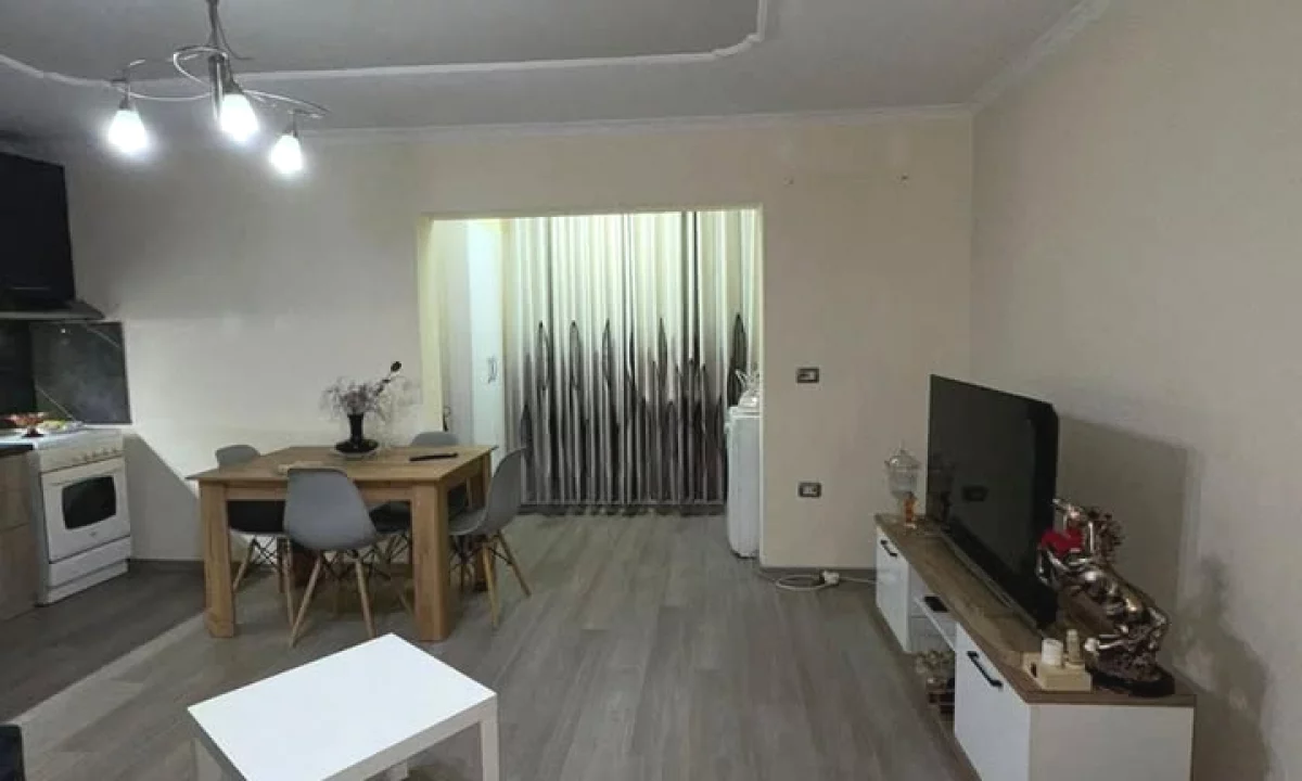 Shtepi me qera Apartament ne Tirane, 1+1, Mobilimi E mobiluar, Pagesa 45,000  Leke.