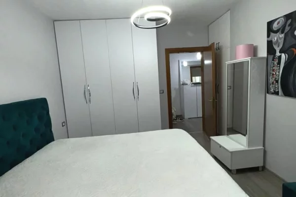 Shtepi me qera Apartament ne Tirane, 1+1, Mobilimi E mobiluar, Pagesa 45,000  Leke.