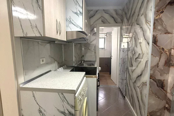 Shtepi me qera Apartament ne Tirane, 1+1, Mobilimi E mobiluar, Pagesa 50,000  Leke.