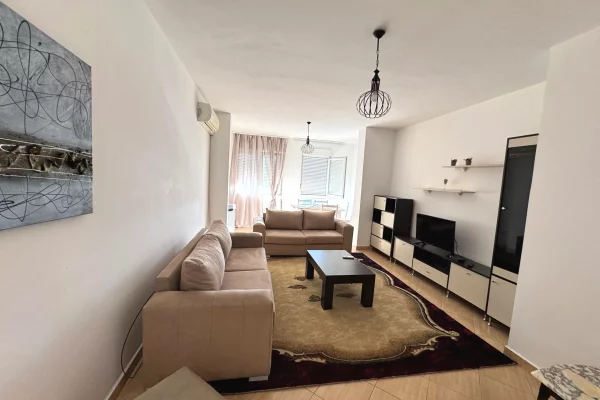 Shtepi me qera 2+1 ne Tirane - 70,000 Leke