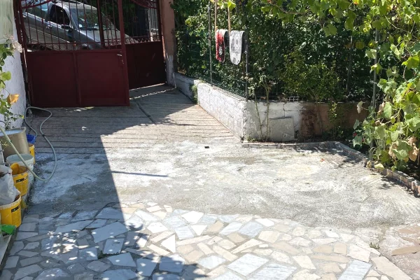 Shtepi ne shitje Shtepi Private ne Tirane, 1+1, Mobilimi E mobiluar, Pagesa 20,000,000  Leke.