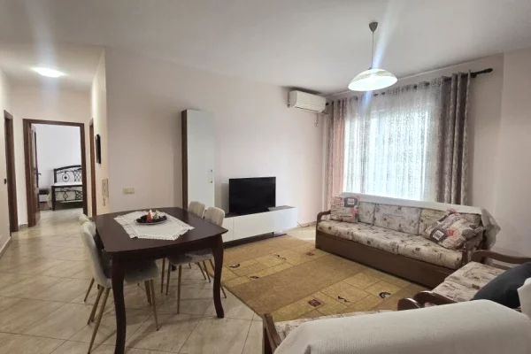 Shtepi me qera 2+1 ne Tirane - 65,000 Leke