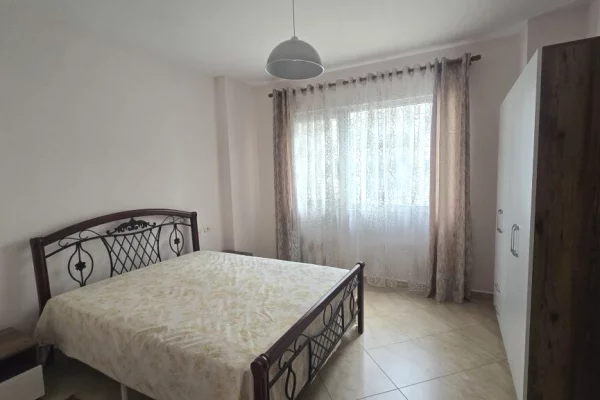 Shtepi me qera Apartament ne Tirane, 2+1, Mobilimi E mobiluar, Pagesa 65,000  Leke.