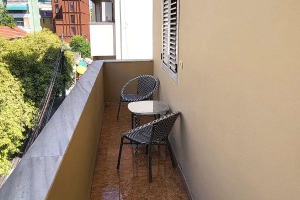Shtepi me qera Apartament ne Tirane, 2+1, Mobilimi E mobiluar, Pagesa 70,000  Leke.