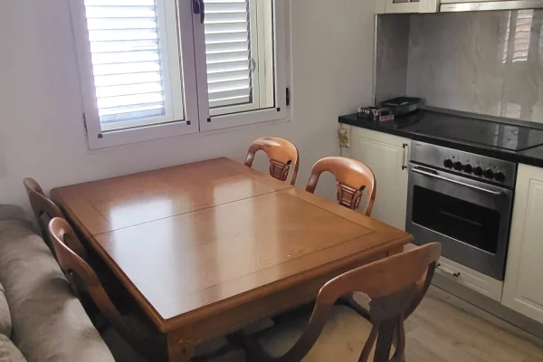Shtepi me qera Apartament ne Tirane, 2+1, Mobilimi E mobiluar, Pagesa 70,000  Leke.