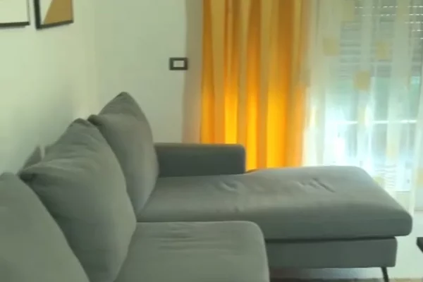 Shtepi me qera Apartament ne Tirane, 1+1, Mobilimi E mobiluar, Pagesa 50,000  Leke.