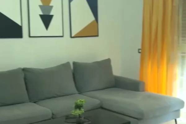 Shtepi me qera 1+1 ne Tirane - 50,000 Leke