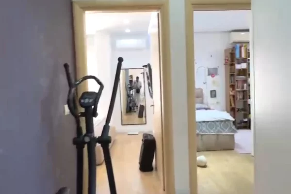 Shtepi ne shitje Apartament ne Tirane, 2+1, Mobilimi E mobiluar, Pagesa 16,700,000  Leke.