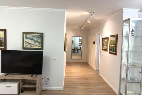Shtepi me qera Apartament ne Tirane, 1+1, Mobilimi E mobiluar, Pagesa 70,000  Leke.