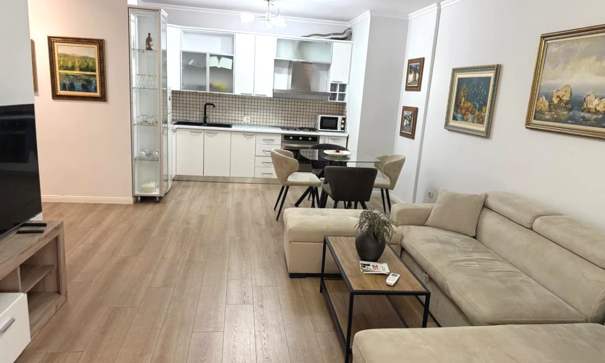 Shtepi me qera Apartament ne Tirane, 1+1, Mobilimi E mobiluar, Pagesa 70,000  Leke.