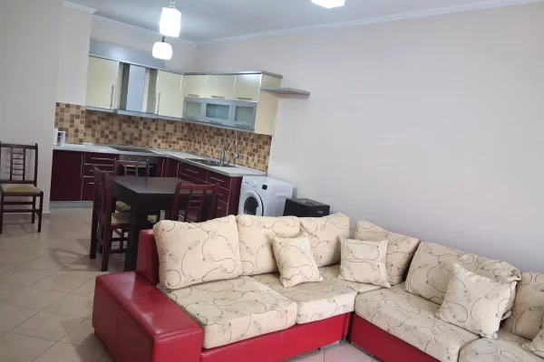 Jepet me qera apartament 1+1 te tregu i vjeter elektrik