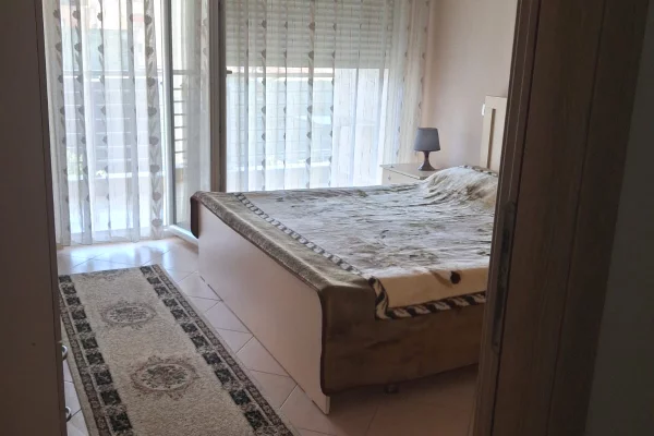 Shtepi me qera Apartament ne Tirane, 1+1, Mobilimi E mobiluar, Pagesa 50,000  Leke.