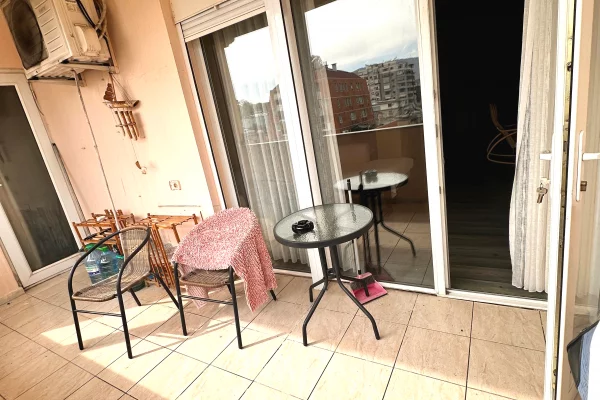 Shtepi ne shitje Apartament ne Tirane, 2+1, Mobilimi E mobiluar, Pagesa 290,000  Euro.