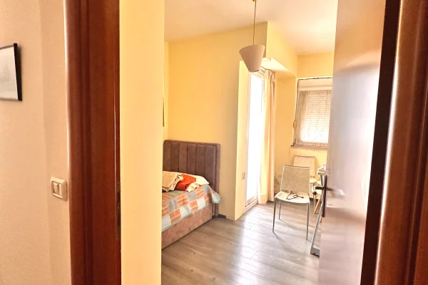 Shtepi ne shitje Apartament ne Tirane, 2+1, Mobilimi E mobiluar, Pagesa 290,000  Euro.