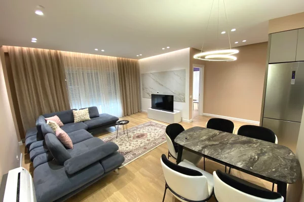Shtepi me qera 2+1 ne Tirane - 65,000 Leke