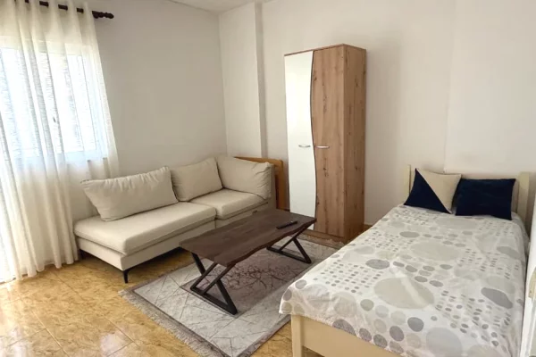Shtepi me qera 2+1 ne Tirane - 600 Euro