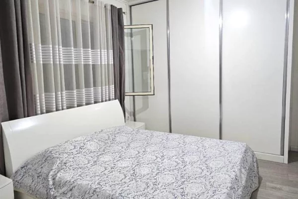 Shtepi me qera Apartament ne Tirane, 1+1, Mobilimi E mobiluar, Pagesa 600  Euro.