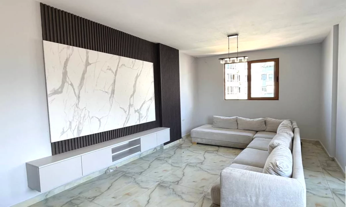 Shtepi ne shitje Apartament ne Tirane, 2+1, Mobilimi E mobiluar, Pagesa 165,000  Euro.