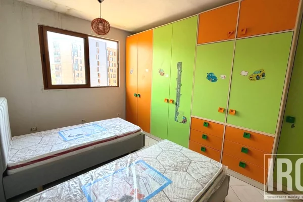 Shtepi ne shitje Apartament ne Tirane, 2+1, Mobilimi E mobiluar, Pagesa 165,000  Euro.