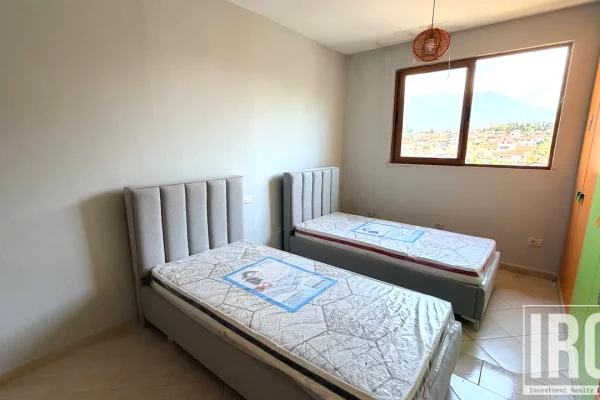 Shtepi ne shitje Apartament ne Tirane, 2+1, Mobilimi E mobiluar, Pagesa 165,000  Euro.