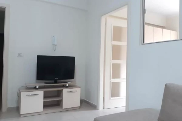Shtepi me qera Apartament ne Tirane, 1+1, Mobilimi E mobiluar, Pagesa 45,000  Leke.
