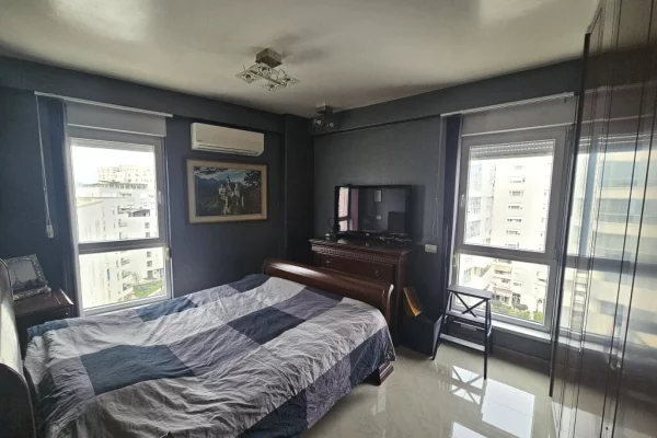 Shtepi ne shitje Apartament ne Tirane, 3+1, Mobilimi E mobiluar, Pagesa 259,000  Euro.