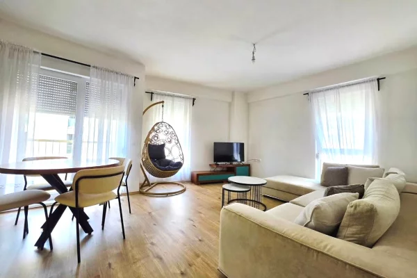 Shtepi ne shitje Apartament ne Tirane, 2+1, Mobilimi E mobiluar, Pagesa 259,000  Euro.