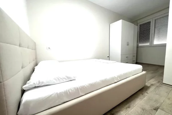 Shtepi ne shitje Apartament ne Tirane, 1+1, Mobilimi E mobiluar, Pagesa 155,000  Euro.