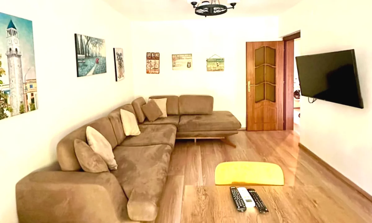 Shtepi ne shitje Apartament ne Tirane, 1+1, Mobilimi E mobiluar, Pagesa 12,500,000  Leke.