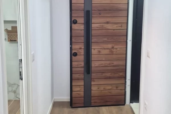 Shtepi ne shitje Apartament ne Tirane, 1+1, Mobilimi Bosh, pa mobiluar, Pagesa 94,000  Euro.