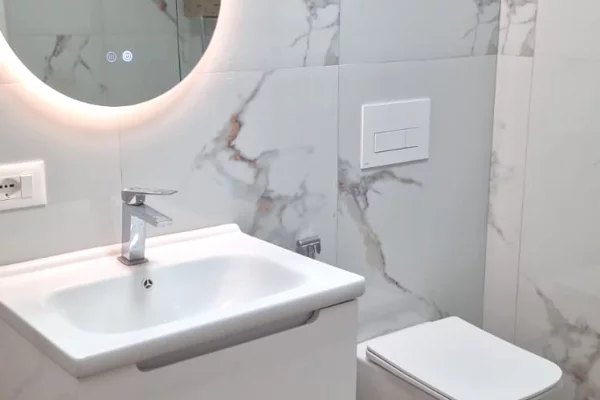 Shtepi ne shitje Apartament ne Tirane, 1+1, Mobilimi Bosh, pa mobiluar, Pagesa 94,000  Euro.