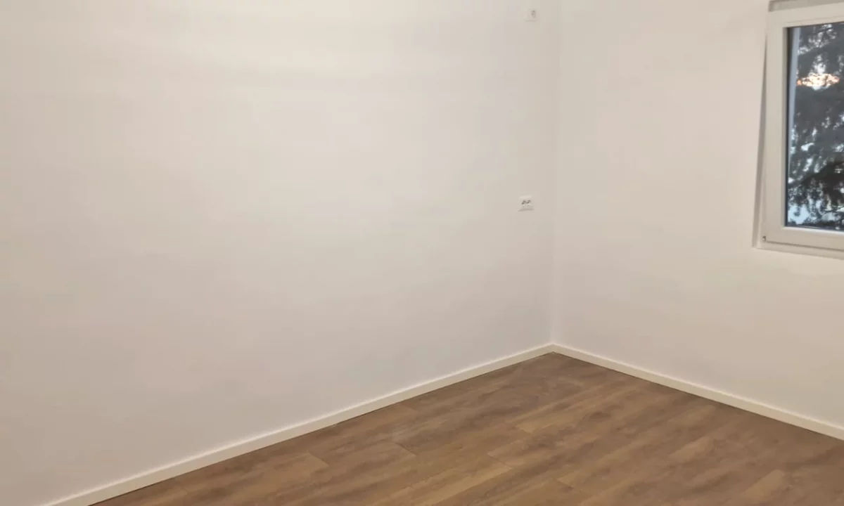 Shtepi ne shitje Apartament ne Tirane, 1+1, Mobilimi Bosh, pa mobiluar, Pagesa 94,000  Euro.