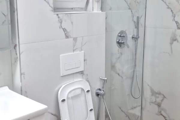 Shtepi ne shitje Apartament ne Tirane, 1+1, Mobilimi Bosh, pa mobiluar, Pagesa 118,000  Euro.