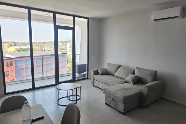 Jepet me qera apartament 2+1 + Post Parkimi 📍 Adresa: Përballë TV Klan, Tiranë