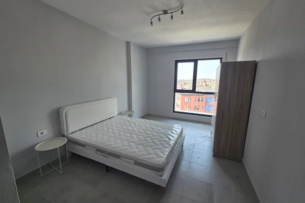Shtepi me qera Apartament ne Tirane, 2+1, Mobilimi E mobiluar, Pagesa 75,000  Leke.