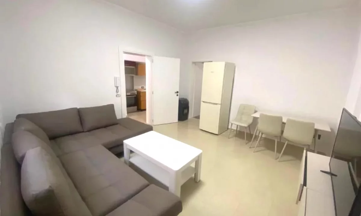 Shtepi me qera Apartament ne Tirane, 1+1, Mobilimi E mobiluar, Pagesa 45,000  Leke.