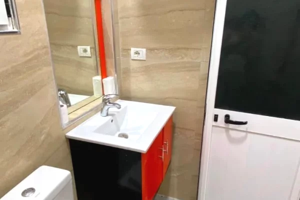 Shtepi me qera Apartament ne Tirane, 1+1, Mobilimi E mobiluar, Pagesa 45,000  Leke.