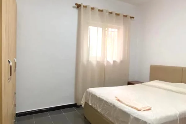 Shtepi me qera Apartament ne Tirane, 1+1, Mobilimi E mobiluar, Pagesa 45,000  Leke.