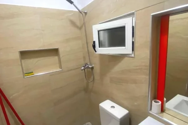 Shtepi me qera Apartament ne Tirane, 1+1, Mobilimi E mobiluar, Pagesa 45,000  Leke.