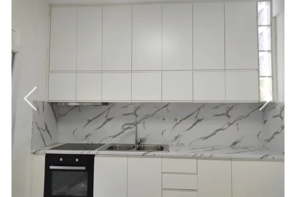 Shtepi me qera Apartament ne Tirane, 1+1, Mobilimi E mobiluar, Pagesa 60,000  Leke.